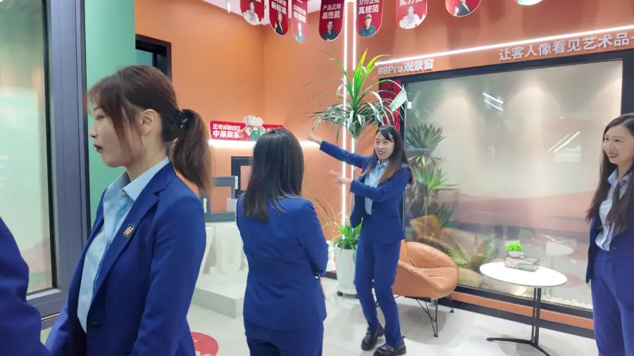 中渠美家门店员工产品讲解